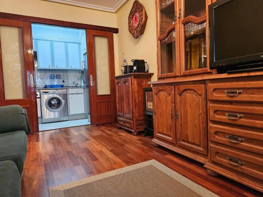 1a103 Rasan Apartament *
